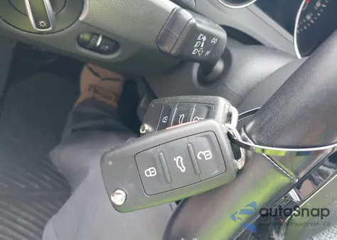 2017 Volkswagen Jetta 1.4T Se из США, поврежденный, VIN 3VWDB7AJ7HM210175